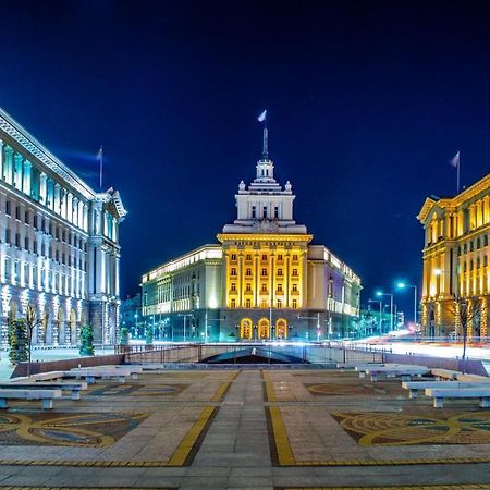 Newly Refurbished Apartment In The City Center Sofya Dış mekan fotoğraf
